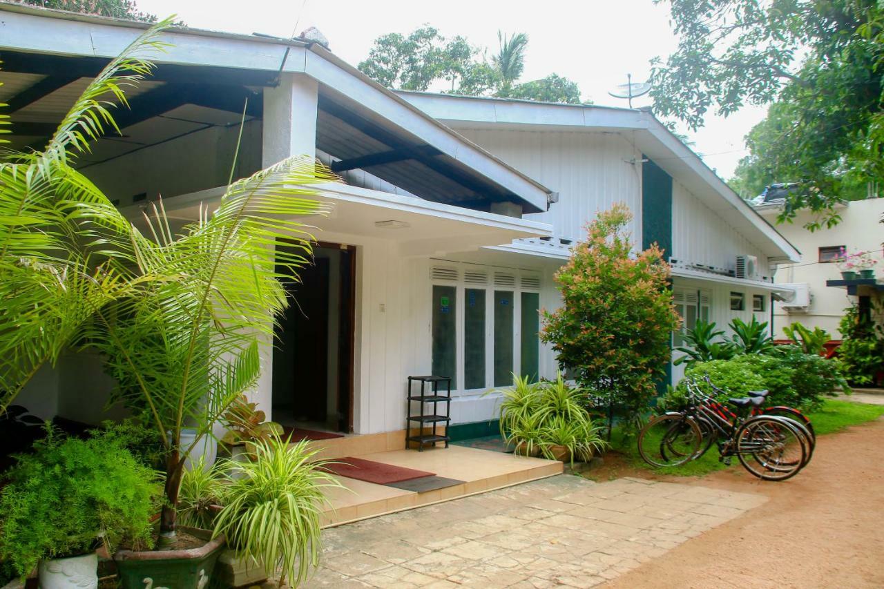 Molino Tourist Rest Anuradhapura Hotel Exterior foto